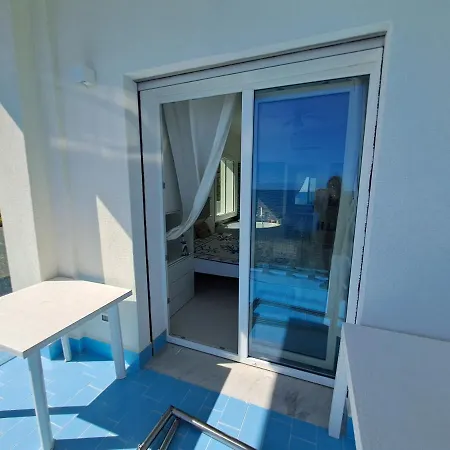 Blue Life, Sea-luxury On The Between Palermo And Cefalu' * 카스텔다치아