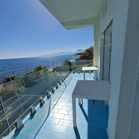 Blue Life, Sea-luxury On The Between Palermo And Cefalu' 게스트하우스 카스텔다치아