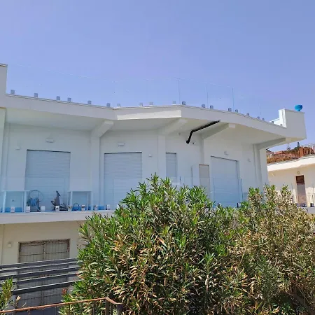 Blue Life, Sea-luxury On The Between Palermo And Cefalu' 카스텔다치아