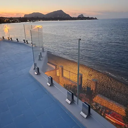 Blue Life, Sea-luxury On The Between Palermo And Cefalu' 게스트하우스