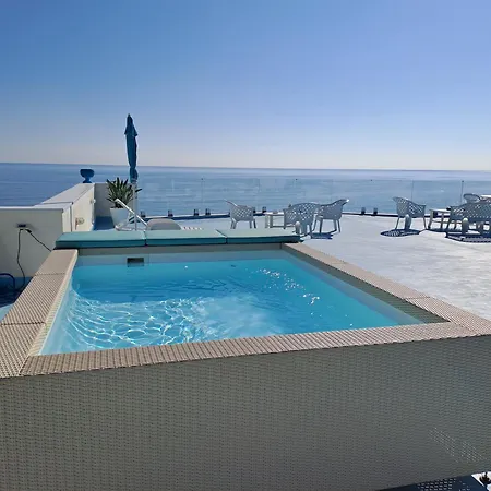 Blue Life, Sea-luxury On The Between Palermo And Cefalu' 카스텔다치아