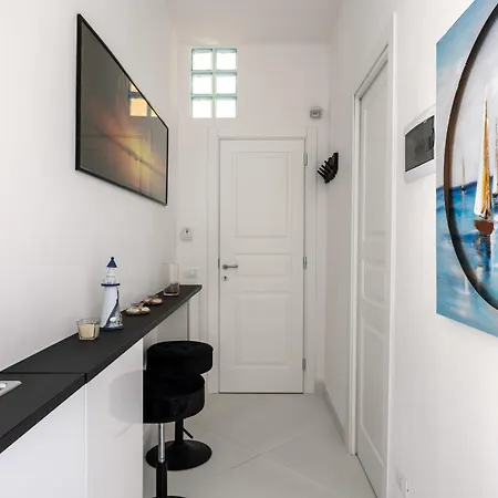 Blue Life, Sea-luxury On The Between Palermo And Cefalu' Guest house *