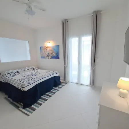 Blue Life, Sea-luxury On The Between Palermo And Cefalu' Pensionat