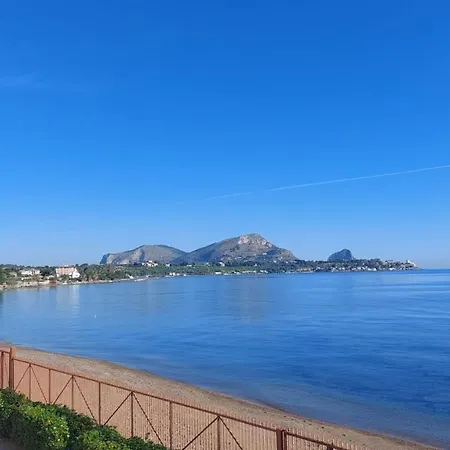 Pensionat Blue Life, Sea-luxury On The Between Palermo And Cefalu' Casteldaccia