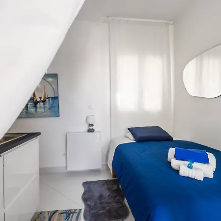 Blue Life, Sea-luxury On The Between Palermo And Cefalu'