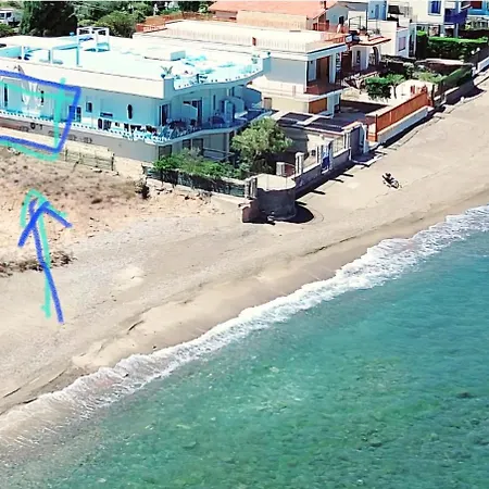 Blue Life, Luxury Beachfront Rooftop Between Palermo And Cefalu' ゲストハウス