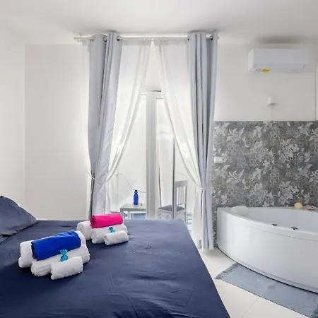ゲストハウス Blue Life, Luxury Beachfront Rooftop Between Palermo And Cefalu' カステルダッチャ