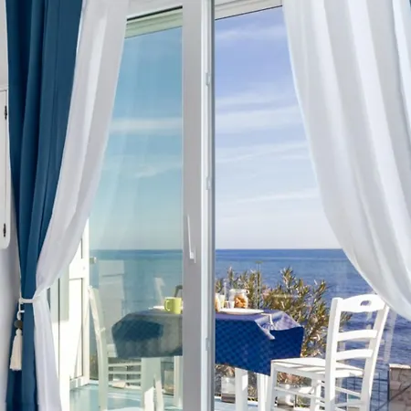ゲストハウス Blue Life, Luxury Beachfront Rooftop Between Palermo And Cefalu' 4*
