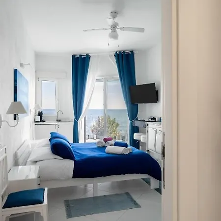 Blue Life, Luxury Beachfront Rooftop Between Palermo And Cefalu' ゲストハウス