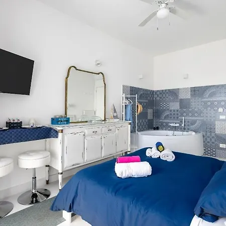 ゲストハウス Blue Life, Luxury Beachfront Rooftop Between Palermo And Cefalu' カステルダッチャ