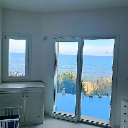 Blue Life, Luxury Beachfront Rooftop Between Palermo And Cefalu'