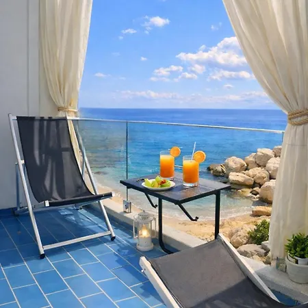 Blue Life, Luxury Beachfront Rooftop Between Palermo And Cefalu' 4*