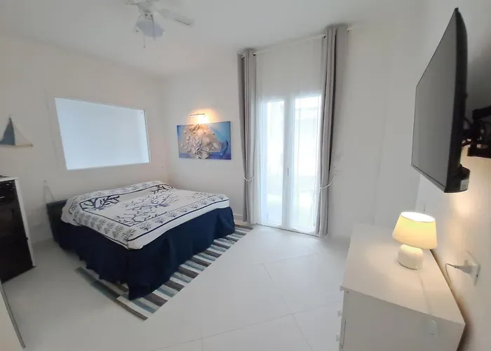 Blue Life, Sea-luxury On The Between Palermo And Cefalu' בית הארחה