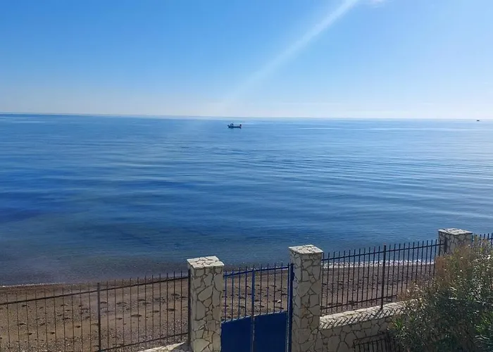 Blue Life, Sea-luxury On The Between Palermo And Cefalu' בית הארחה קסטלדאצ'ה