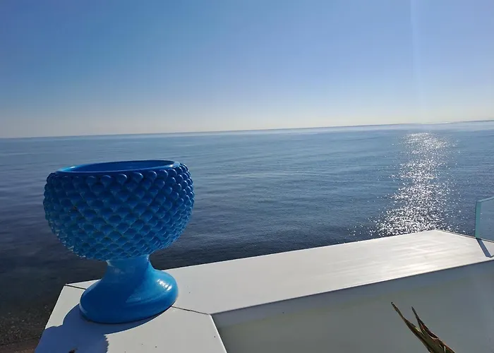 Blue Life, Sea-luxury On The Between Palermo And Cefalu' 4*