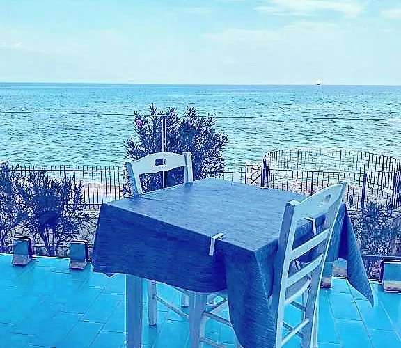 Blue Life, Sea-luxury On The Between Palermo And Cefalu' בית הארחה קסטלדאצ'ה