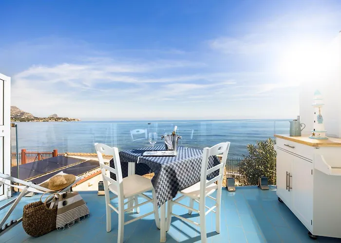 Blue Life, Sea-luxury On The Between Palermo And Cefalu' קסטלדאצ'ה