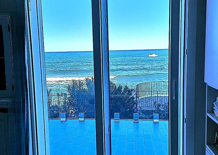 Blue Life, Sea-luxury On The Between Palermo And Cefalu' קסטלדאצ'ה